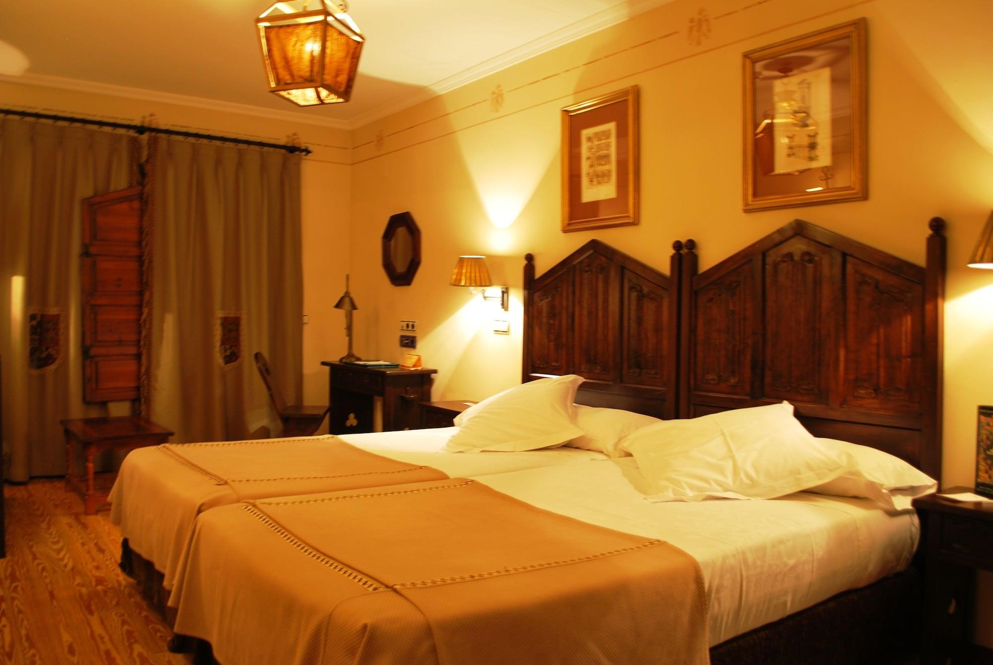 Parador De Olite Exterior photo
