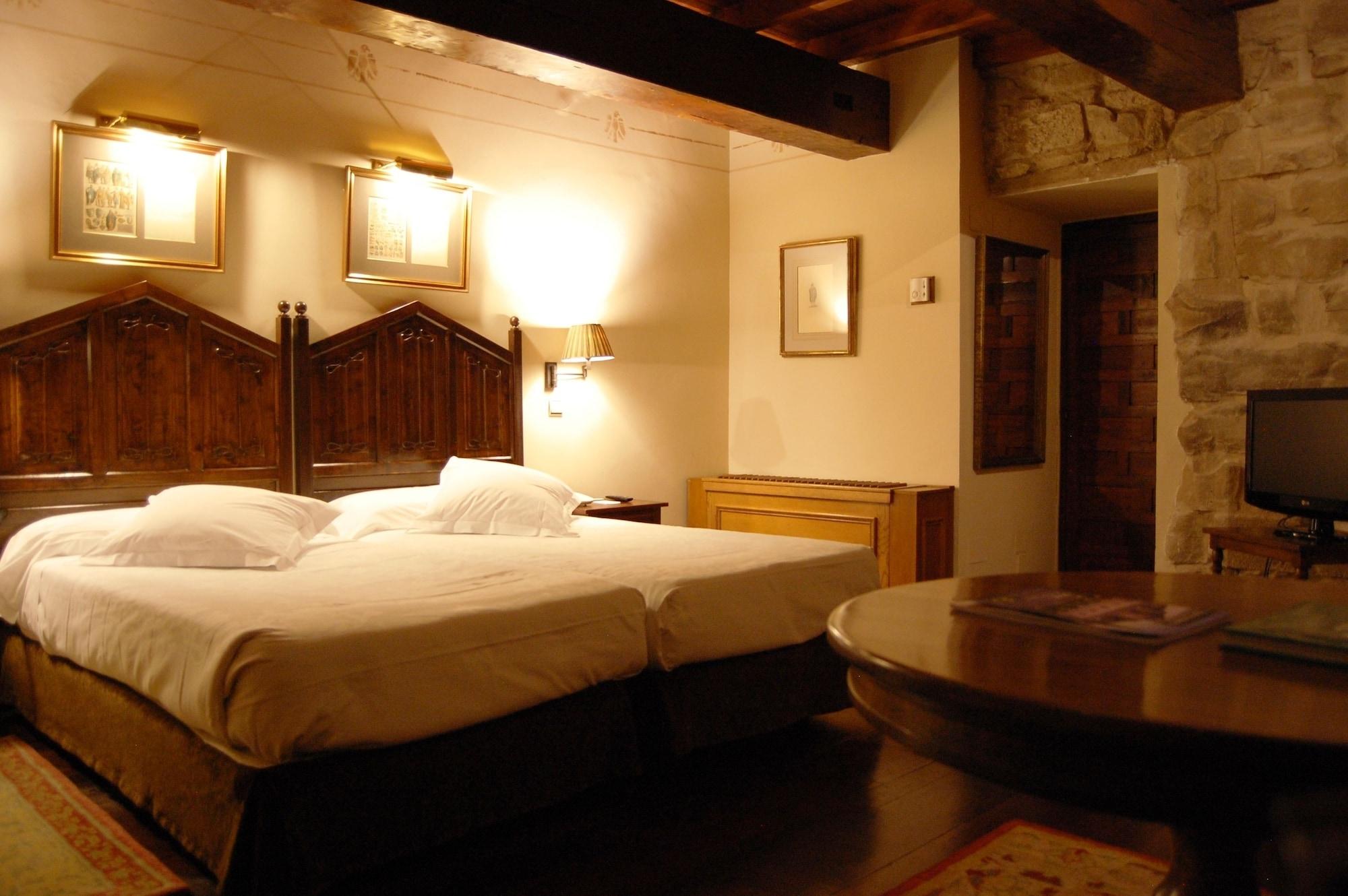 Parador De Olite Exterior photo