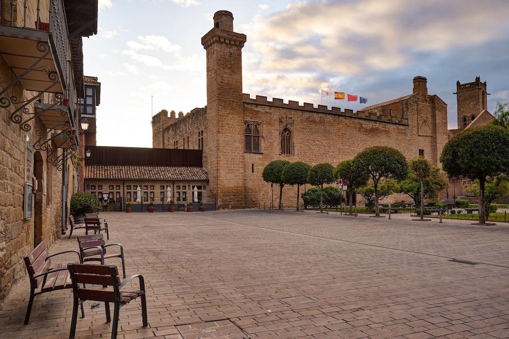 Parador De Olite Exterior photo