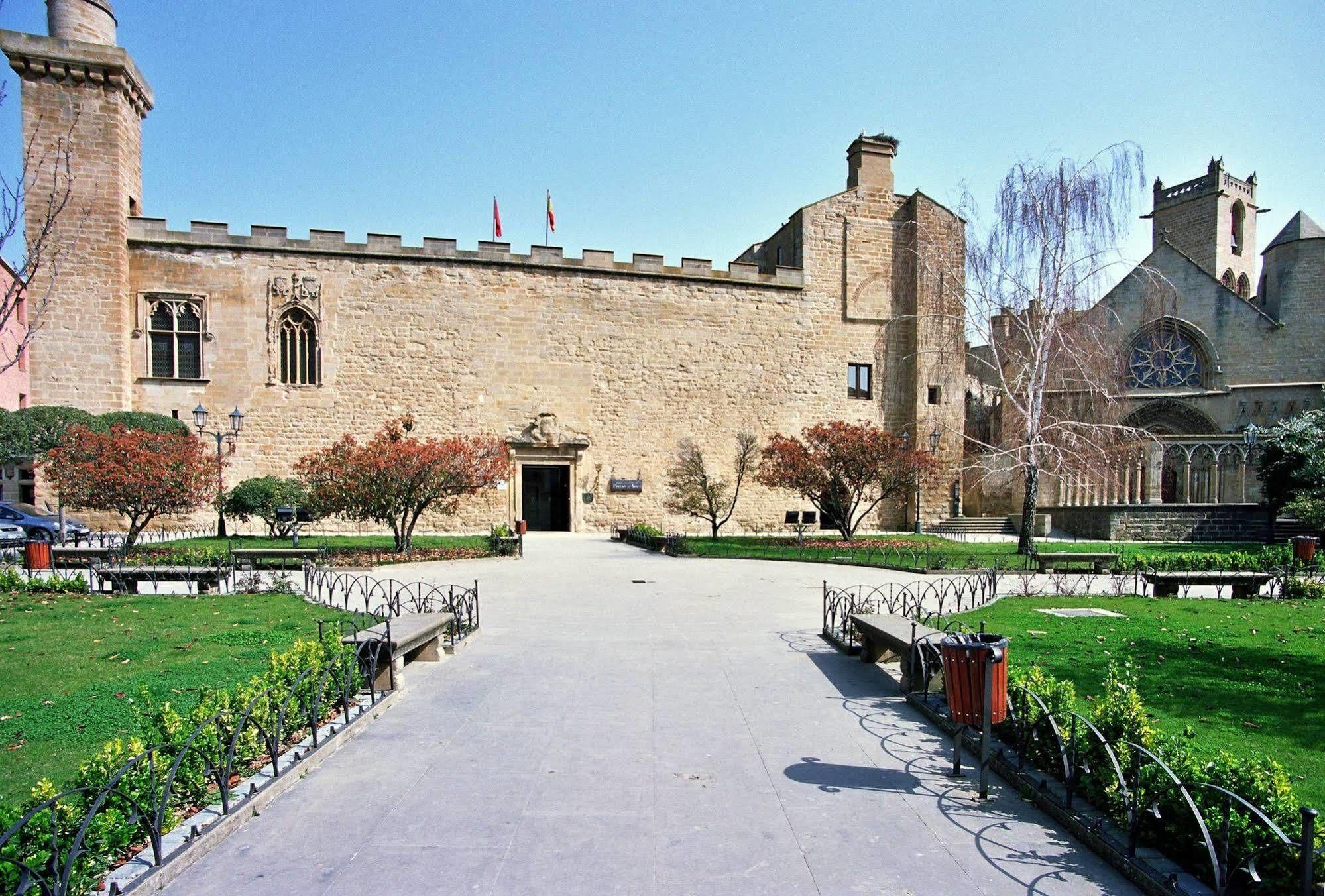 Parador De Olite Exterior photo